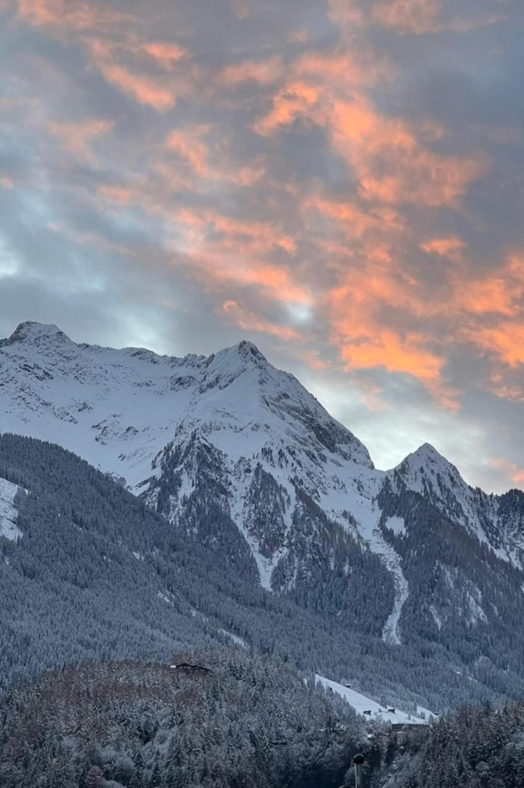 Gaestehaus Holaus Mayrhofen Luaran gambar